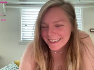 girl Cam Girls Get Busy With Their Dildos With No Shame with honeymoore