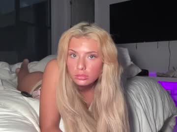 girl Cam Girls Get Busy With Their Dildos With No Shame with sarbbyxo