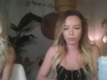 girl Cam Girls Get Busy With Their Dildos With No Shame with daphneblake777